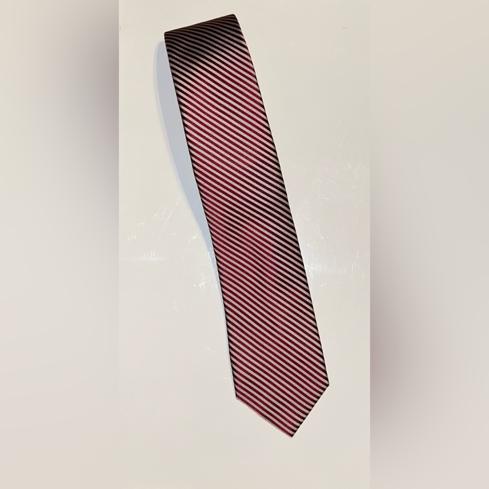 Michael Kors Ballard Red Stripe Neck Tie: NWT Retail $69.50.